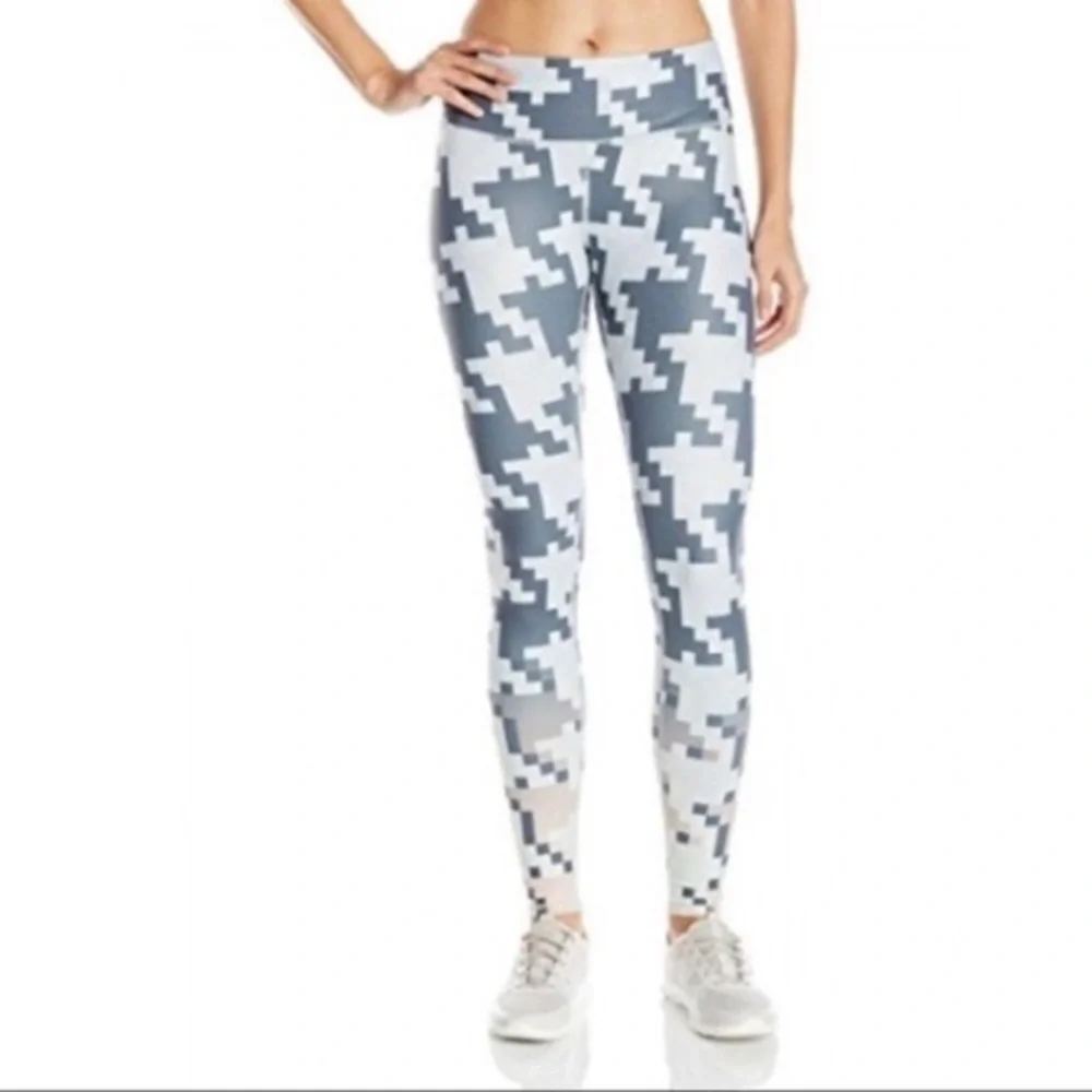 ALO Yoga Airbrush Pixel Leggings Medium